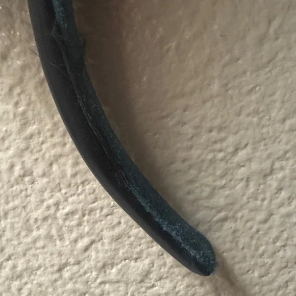 Minnie Mouse Disney Halloween 2023 Fuzzy Ears Glow in the Dark - Picture 2 of 6